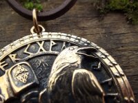 Anhänger Rabe mit Axt und Futhark