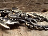 Großer Anhänger Drache