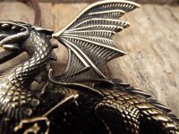 Großer Anhänger Drache