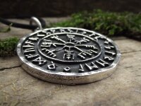 Amulett Vegvisir aus Silber